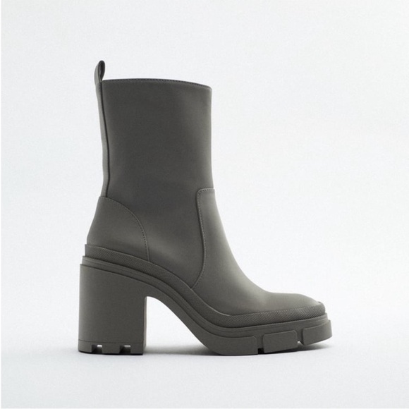 Zara Rubberized Green Khaki Mid Heel Ankle Chunky Platform Lug Sole Boots 38 - Picture 3 of 12